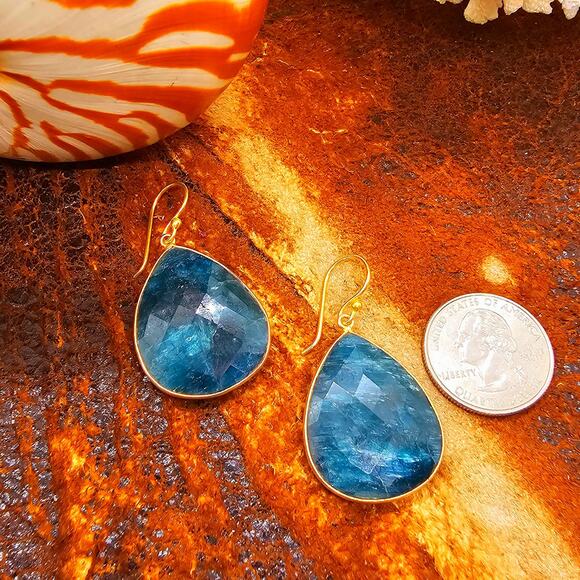 Emerald  Faceted Gold Filled Teardrop Artisan Earrings***2 Styles Avail.** - Picture 7 of 10